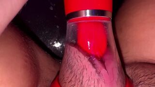 Intensive Orgasmen mit extremer Absaugung mit Honeyplaybox