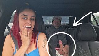 Fahrer Uber holt seinen Beifahrer in den Rücken!