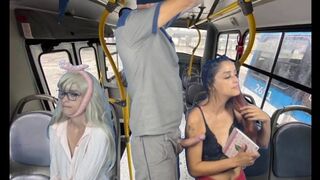 Pervertieren Sie den Bus, der an Frauen in der Öffentlichkeit reibt!