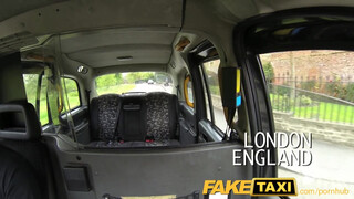 FakeTaxi Pussy über ein Pornostar zu werden zeigt, was sie tun können
