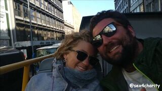 Public fuck auf einem Porto Sightseeing-Bus