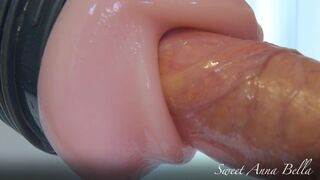 Nahe dem Mund des riesigen Schwanzes - sweetennabella