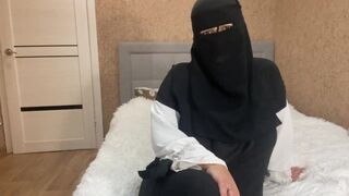 Heiße arabische milf gibt lustvolle Anweisungen zu seinem stepon