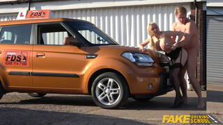Falsche Fahrschule - wie wäre es mit einem Versuch auf der Motorhaube?