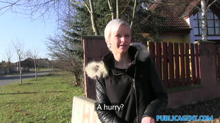 Public Agent - Tschechisches Mädchen kahle Fotze