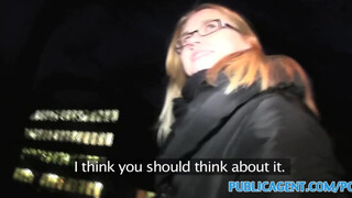 PublicAgent - blondes College-Girl lässt sich auch gehen
