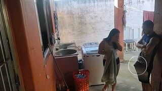 Die Frau ist weg, die Mägde konnte meinem steifen Schwanz nicht widerstehen