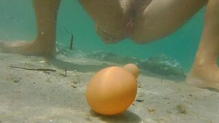 Die erstaunliche Reise von zwei Eiern auf den Boden des Meeres mit öffentlichen Exhibitionisten Abenteuer und Muschi-Training