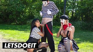 Sexy Street Mimes präsentiert: Hot Three mit großen Titten und riesigen Schwänzen auf dem LetsDoelt Channel