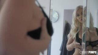Großvieh Blond Milf Deep Throat Action auf Cherry Pimps Channel