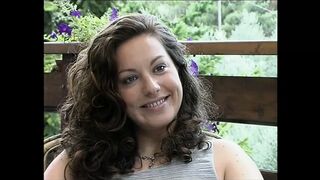 Ansaugen von drei heißen italienischen Damen mit Federica Zarri
