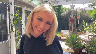 Chloe Temple's kleine pelzige Fotze