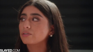 SLAYED Violet Myers bietet ihre riesigen Brüste an