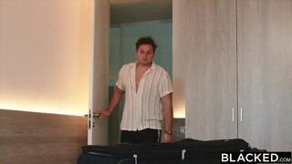BLACKED - Drei Teenager-Mädchen gut gefickt