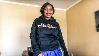 African College Mädchen suchen nach Arbeit für ihr Studium