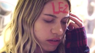 Hot Badezimmer lesbisch Spiel für Teenager-Mädchen