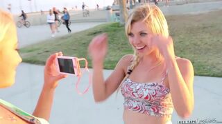 Tara Morgan und Mandy Armani's heiße lesbische Sexband